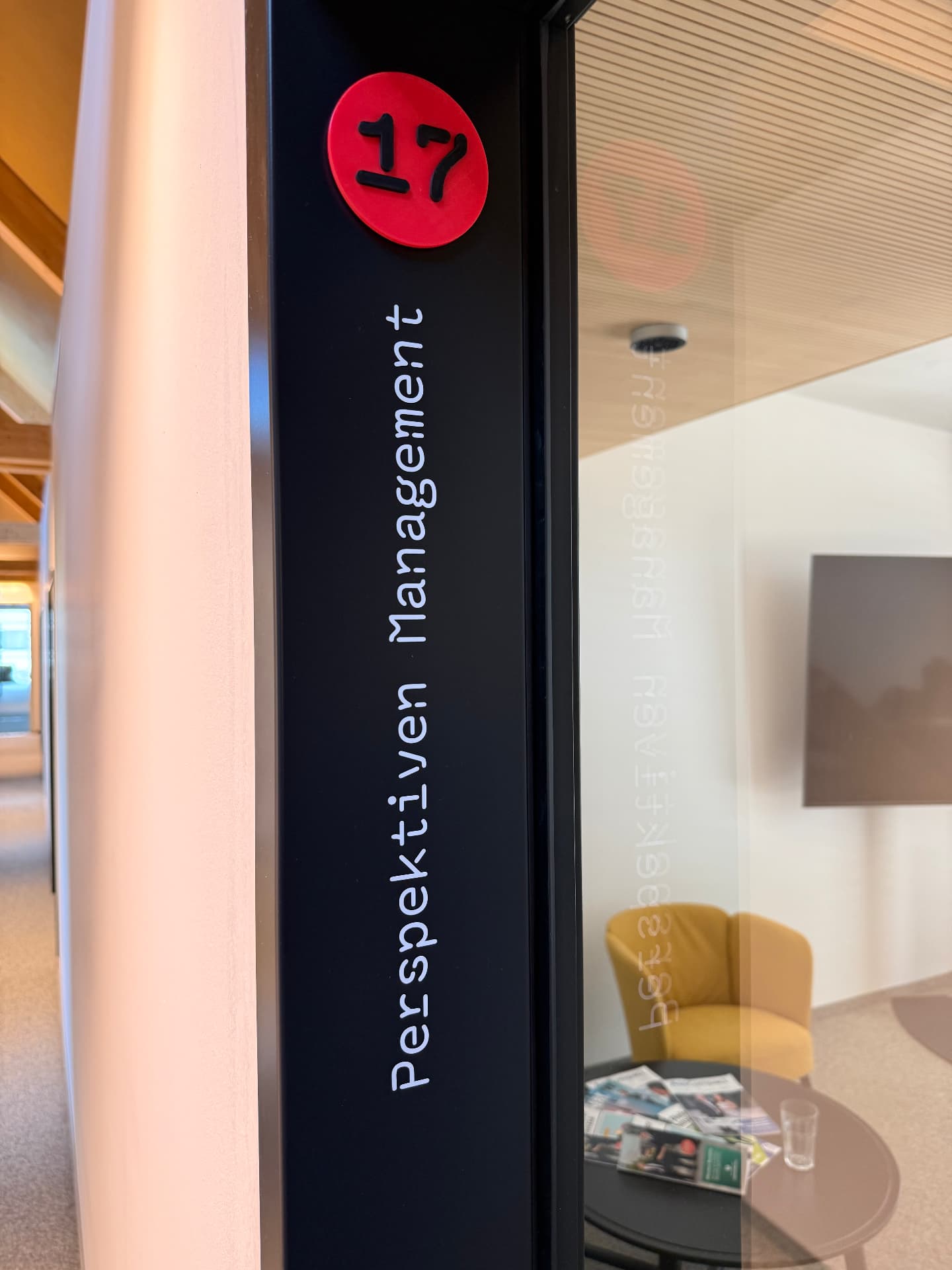 Eingang Perspektiven Management